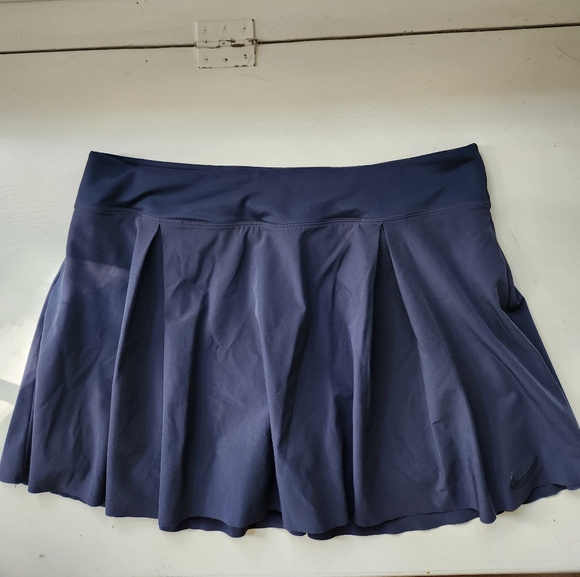 Nike Women's 15" Dri-FIT Advantage Golf Skort Size XL - Picture 1 of 5